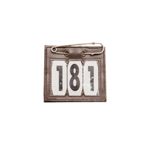 Load image into Gallery viewer, Kentucky Horsewear Saddle Pad Number Holder Brown