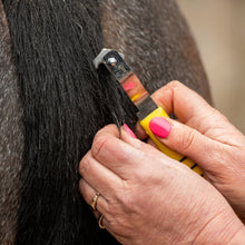 Load image into Gallery viewer, Smart Grooming Smart Tails Easi-Grip Range Rake