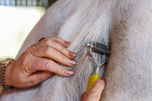 Load image into Gallery viewer, Smart Grooming Smart Tails Easi-Grip Range Rake