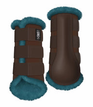 Load image into Gallery viewer, Mattes Professional Boots White & White Sheepskin