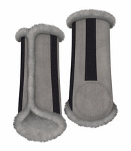 Load image into Gallery viewer, Mattes Professional Boots White & White Sheepskin