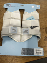 Load image into Gallery viewer, Woof wear double locking brushing boot white large
