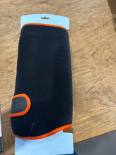 Load image into Gallery viewer, Woof wear dressage wrap XL
