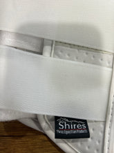 Load image into Gallery viewer, Shires White Brushing Boots Small
