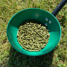 Load image into Gallery viewer, Emerald Green Feeds Grass Pellets
