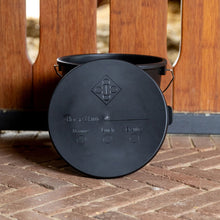 Load image into Gallery viewer, Grooming Deluxe 5L Bucket With Lid
