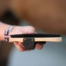 Load image into Gallery viewer, Smart Grooming Quarter Marking Brush
