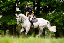 Load image into Gallery viewer, Winderen Saddle Pad Jumping Anthracite/Silver
